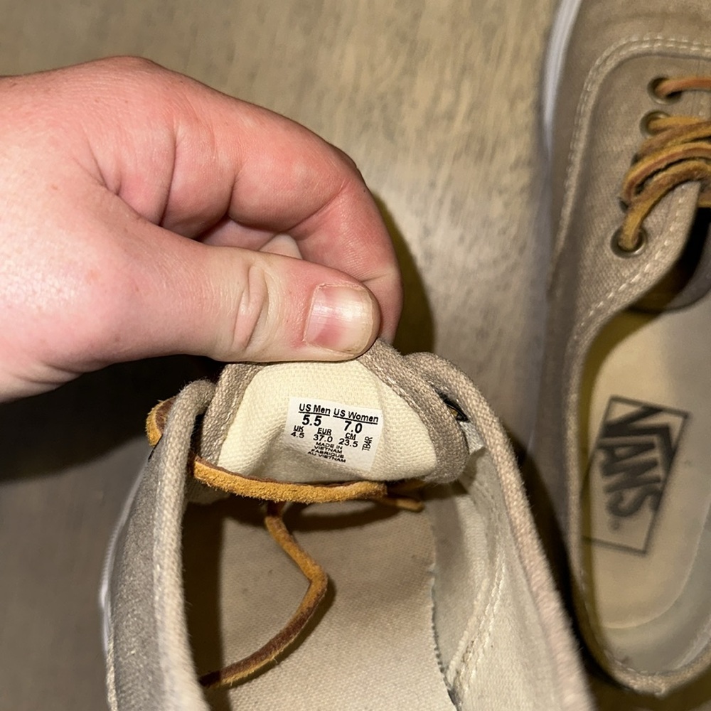 Vans - Picture 4 of 4
